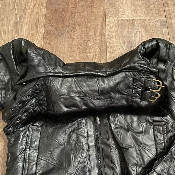 Vintage 1990s Legacy Original 100% Leather & Flur Women's Jacket Coat (Size L) - Picture 13 of 16